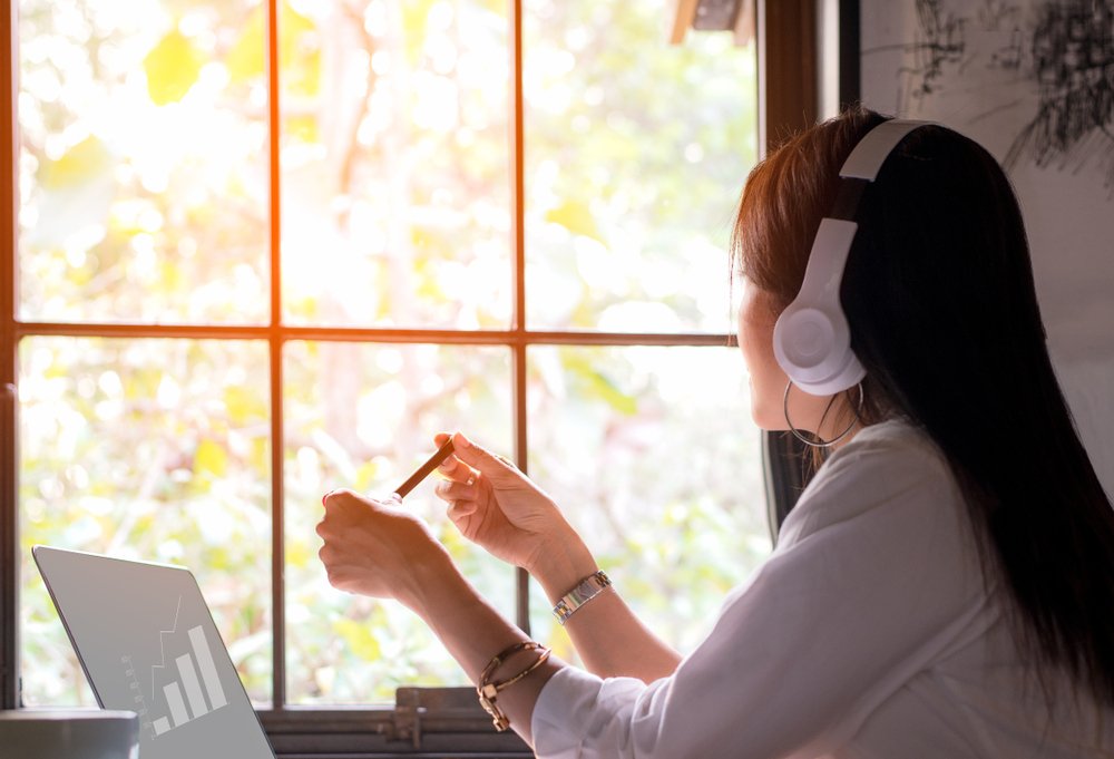 Jenis Musik yang Cocok untuk Menemani Anda Bekerja