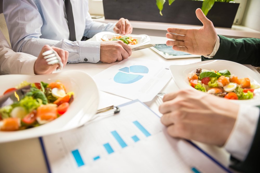 Rapat Sambil Berkuliner, Untung atau Buntung?