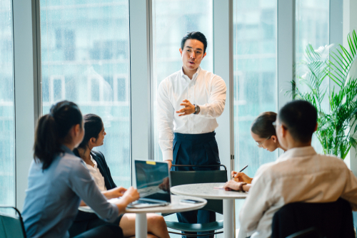 cara menjadi pemimpin yang baik di kantor