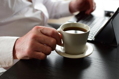 Fakta Seputar Bahaya Minum Kopi untuk Kesehatan Tubuh