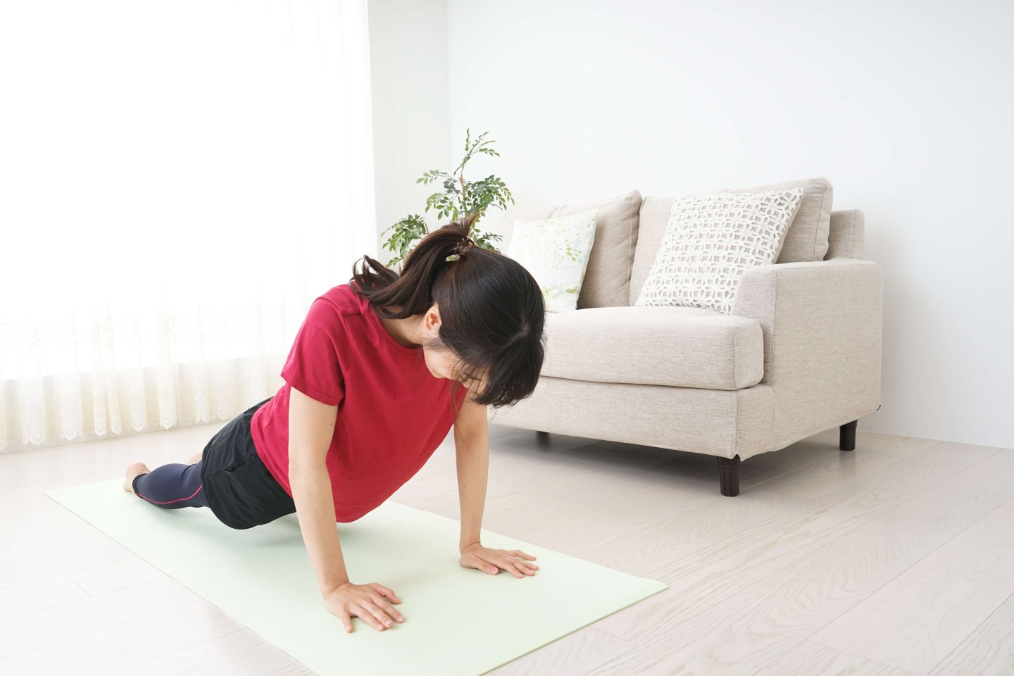 Gerakan Senam Lantai Pemula yang Bisa Dilakukan di Rumah