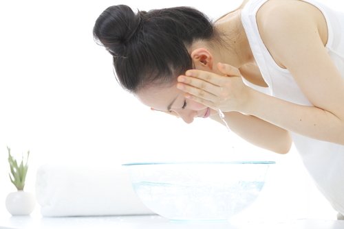 Cara Memutihkan Wajah Secara Alami yang Aman Dilakukan