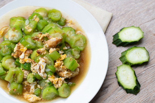 manfaat sayur oyong yang kaya nutrisi