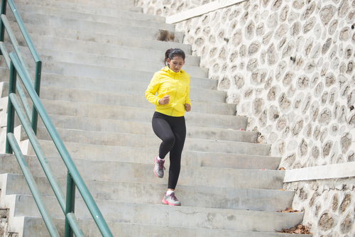 manfaat naik turun tangga menguatkan otot dan tulang