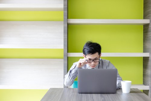 Begini Ciri-ciri Rabun Dekat pada Anak dan Orang Dewasa