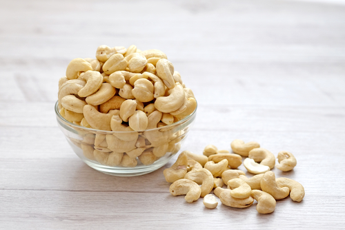 manfaat kacang mete menjaga berat badan