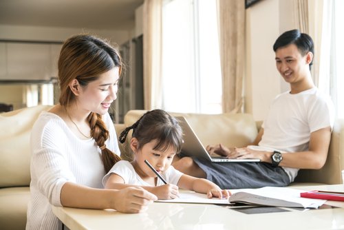 Simak 6 Tips Mendampingi Anak Belajar di Rumah yang Efektif