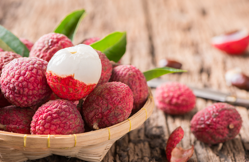 manfaat buah leci merah untuk kesehatan pencernaan