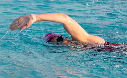 olahraga untuk mengecilkan perut berenang           