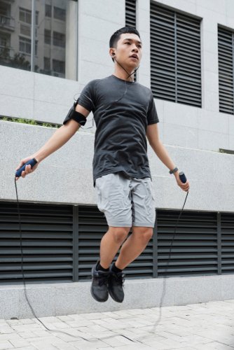 5 Olahraga untuk Meninggikan Badan di Rumah