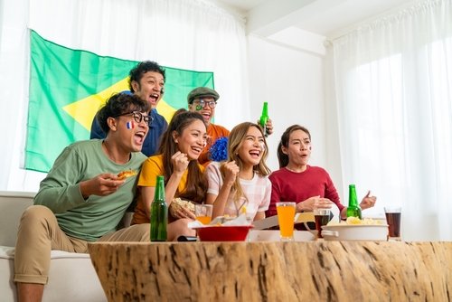4 Tips Nonton Bola Seru Bareng Teman-Teman