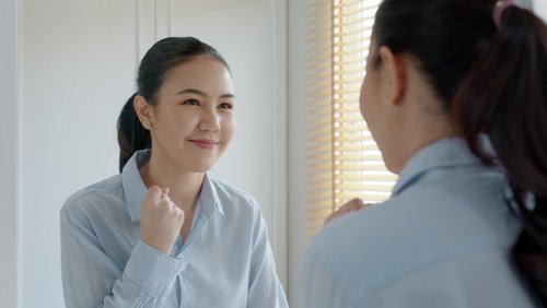 Positive Self-talk untuk Membangun Kepercayaan Diri