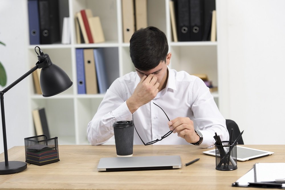 Kunci Sukses Dunia Profesional: Kiat Melawan Keraguan Diri dan Rasa Insecure di Tempat Kerja