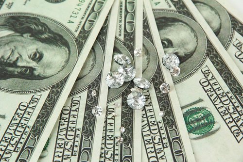 Ketika Dollar Turun, Baiknya Investasi Apa Ya?