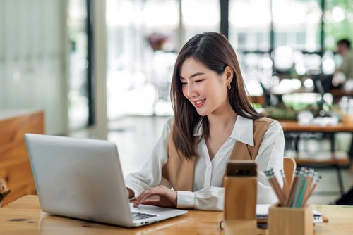 5 Manfaat Jalan Pagi bagi Kesehatan Mental, dan Tips Praktis