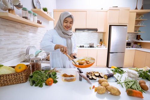 Berbuka Puasa dengan Menu Lokal: Ibadah yang Melestarikan Bumi