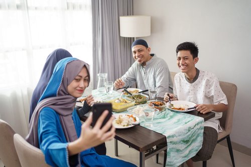 Mengapa Social Battery Lebih Cepat Habis Saat Hari Raya?