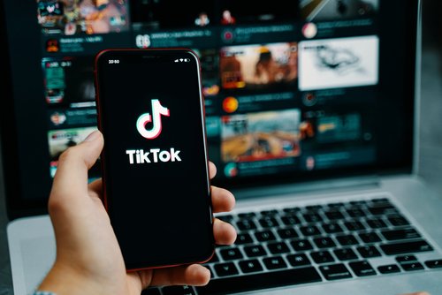 Tren Berburu Diskon lewat TikTok: Solusi Hemat atau Godaan Implusif?