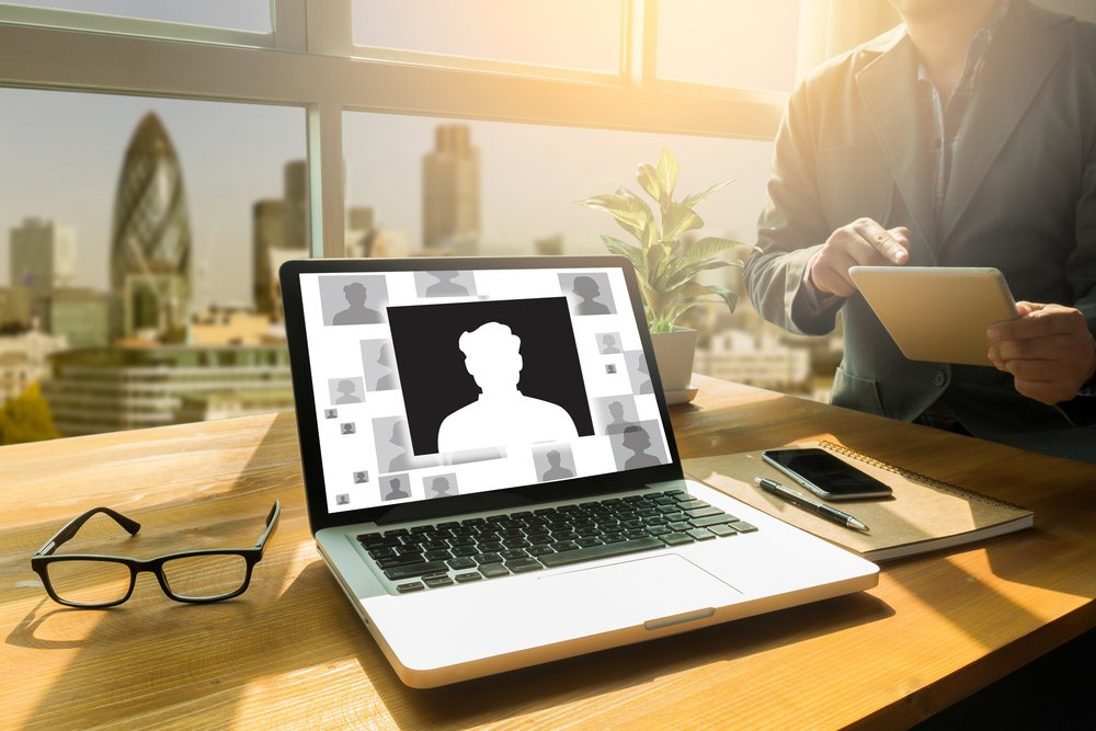 Permudah Administrasi Karyawan dengan Software HR. Haruskah?