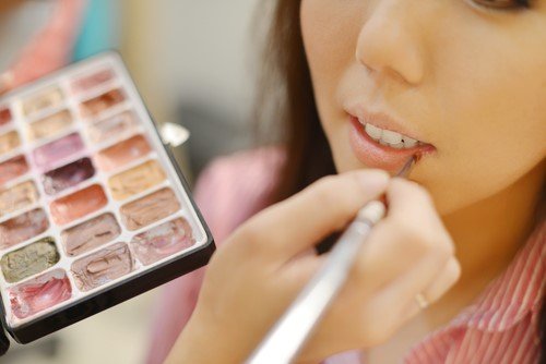 6 Jurus Jadi Make-Up Artist Handal