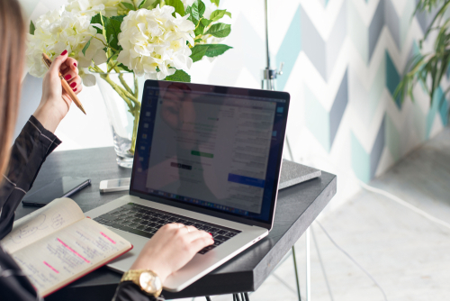 aktif sebagai freelance content writer
