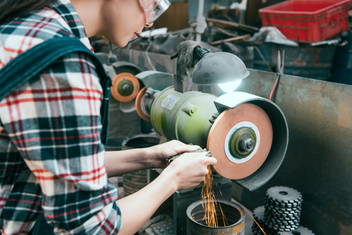 menyiapkan mental memulai  usaha bengkel bubut          