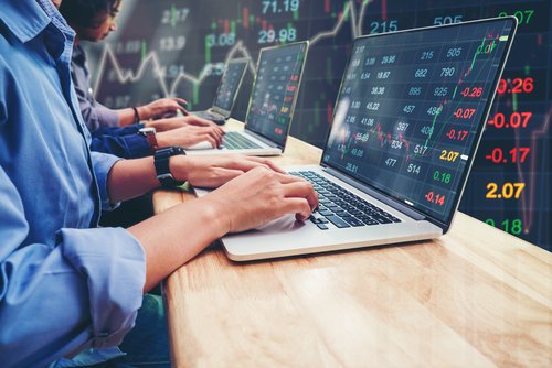 Simak Perbedaan Investasi dan Trading yang Wajib Diketahui