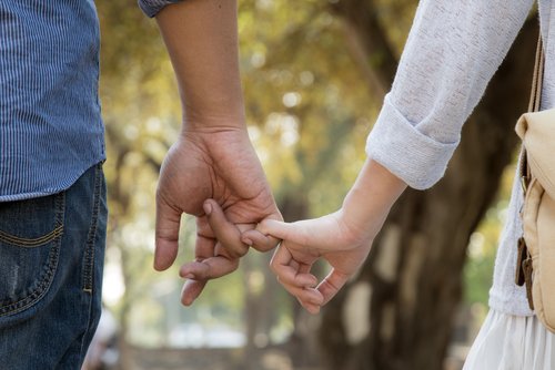 Tips Membangun Kepercayaan dalam Hubungan 