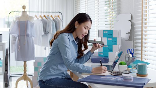 Tips Mengelola Customer Service Jarak Jauh