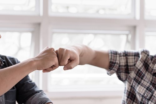 Tips dan Manfaat Cari Partner Bisnis Perusahaan Asing