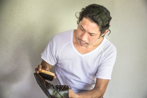 5 Tips Memulai Usaha Cuci Sepatu dengan Budget Terbatas