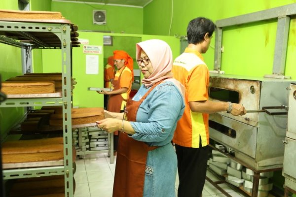 kisah sukses ibu eka pengusaha mikro