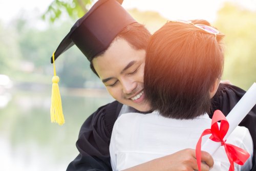 5 Tips Jitu Persiapan Keuangan untuk Kuliah Anak di Luar Negeri