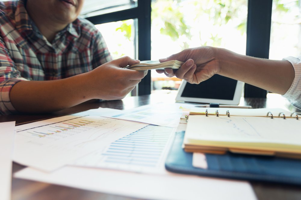 Menggunakan KTA untuk Belanja Lebaran, Bolehkah?