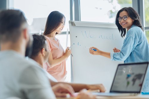 Tips Spesial Memimpin Generasi Milenial